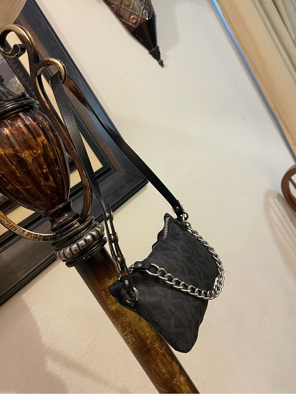 Michael Michael Kors please check all picture of condition - Picture 4 of 17